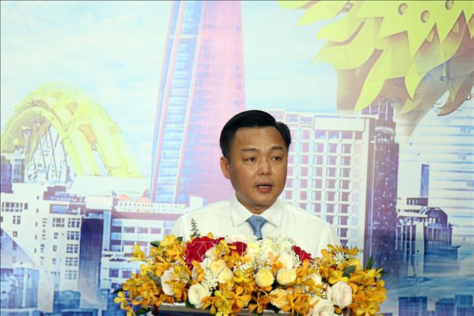 Ông Hoàng Gia Khánh, Tổng Giám đốc Tổng Công ty Đường sắt Việt Nam phát biểu khai trương đoàn tàu chất lượng cao SE21/SE22. Ảnh: Tiến Lực - TTXVN