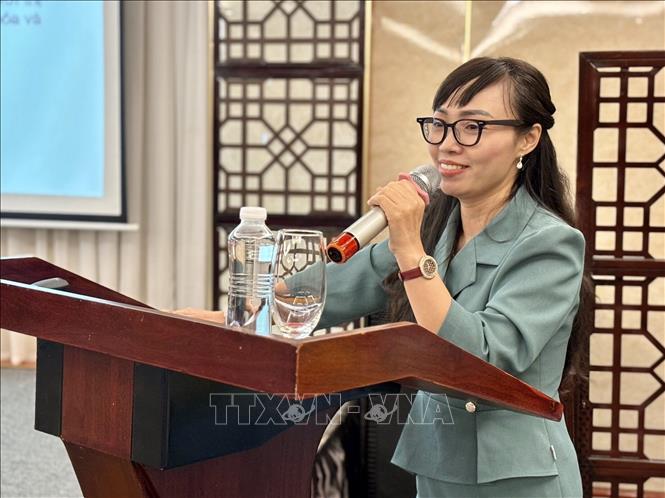 Bà Nguyễn Thị Thu Hiền, Phó Chủ tịch Phòng Thương mại và Công nghiệp những nhà nhập khẩu Ấn Độ (IICCI) thông tin những điều cần biết ở thị trường Ấn Độ. Ảnh: Mỹ Phương – TTXVN
